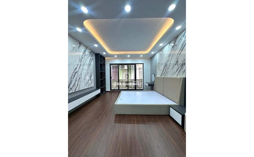 Siêu Phẩm Hai Bà Trưng, 50m 5 Tầng Mới Tinh, Ô Tô Đỗ Cổng, Thang Máy Nhập Khẩu Giá Đẹp